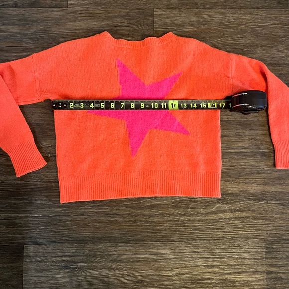 360 Cashmere Vibrant Coral Crew Neck Sweater w/ Pink Star 100% Cashmere - Picture 7 of 8